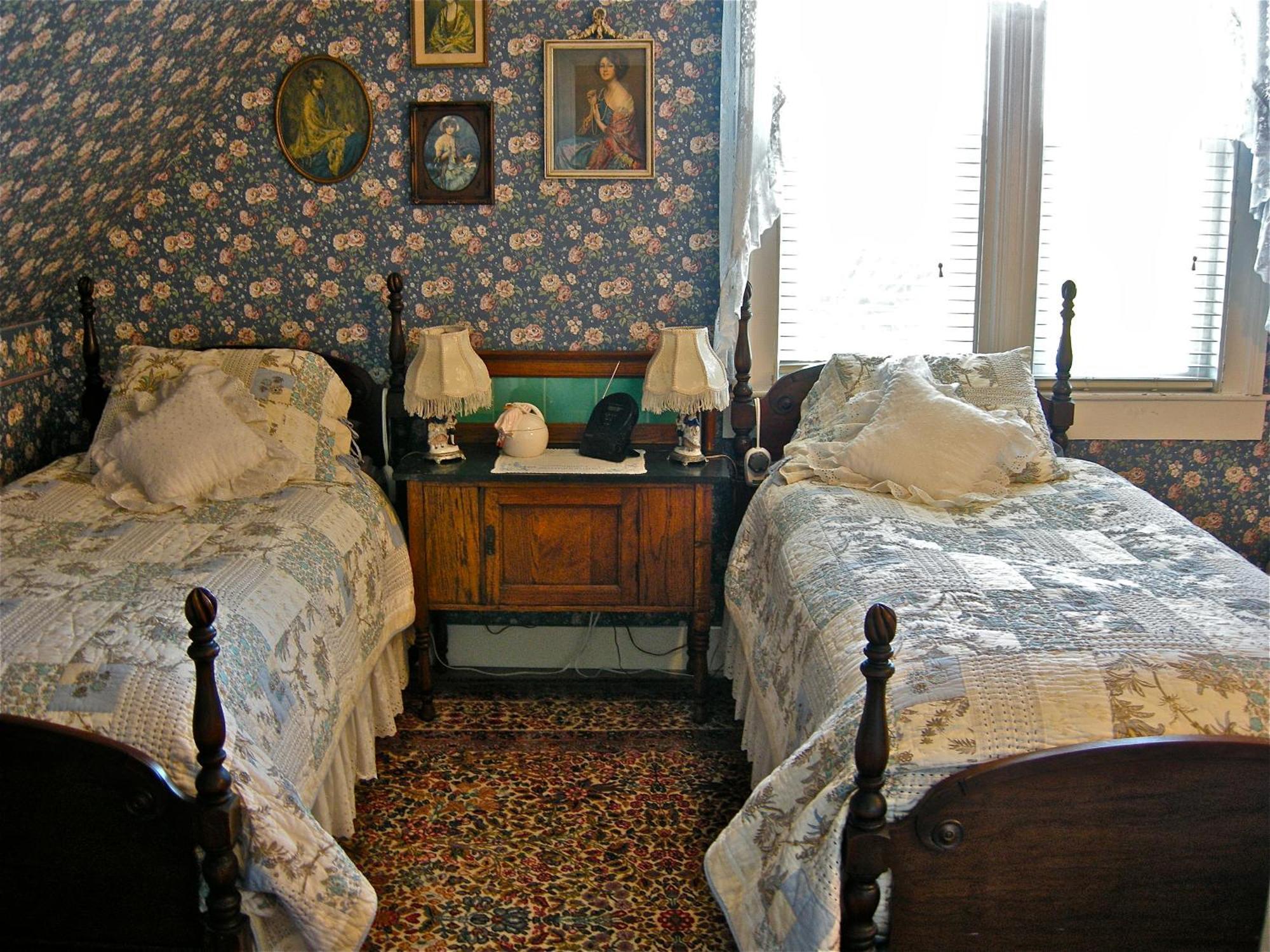 The Old Tower House Bed & Breakfast Норт-Бенд Экстерьер фото